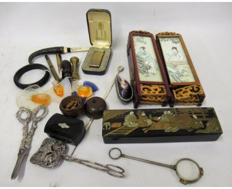Pair of brass lorgnette, chinoiserie decorated pen box, and sundry miscellaneous items 