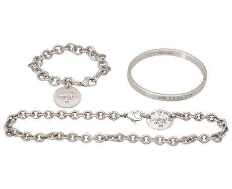 A collection of Tiffany &amp; Co jewellery "Please Return to Tiffany &amp; Co' silver chain necklace, thick cable link chain 