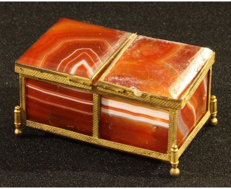 A 19th century agate and gilt metal double snuff box or casket, 8cm wide 