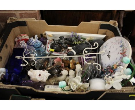 A TRAY OF CERAMICS AND GLASS TO INCLUDE CAITHNESS 