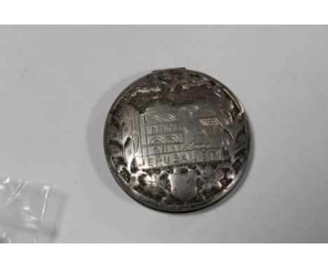 A SILVER JERUSALEM EMBOSSED COMPACT STAMPED 835 
