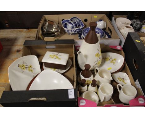TWO BOXES OF CARLTONWARE FLORAL CHINA, TOGETHER WITH A TRAY OF ASSORTED CERAMICS (3) 