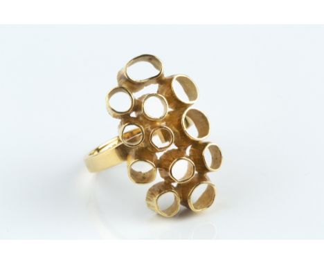 Jack Spencer 18ct gold dress ring abstract and textured hoop design with shield-shaped maker's mark hallmarked for Sheffield 