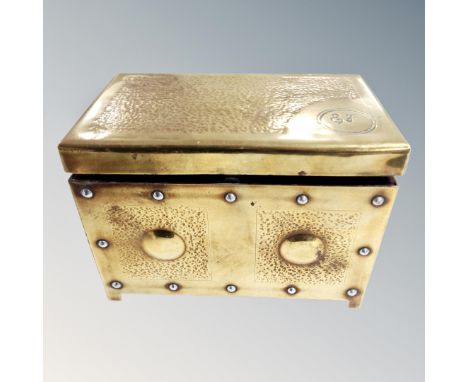 A decorative brass trinket box, width 13 cm 