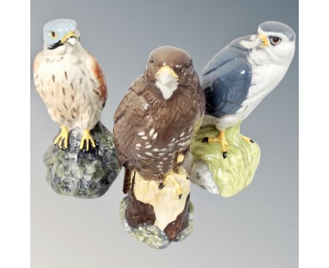 Three Whyte & MacKay Scotch Whisky birds of prey decanters : Kestrel, 200ml, Merlin, Buzzard 