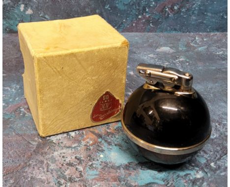 A boxed KW Karl Wieden Semi-Automatic Ball Lighter, black laquer c.1930's 