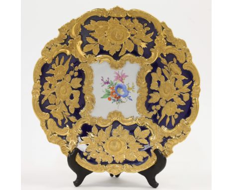 A Meissen porcelain cabinet plate, late 19th / early 20th century, blue underglaze crossed swords, painted to the centre with