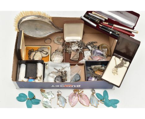 A BOX OF ASSORTED SILVER JEWELLERY AND ITEMS, to include a large oval silver locket, hallmarked Birmingham, fitted with a tap