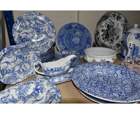 A QUANTITY OF SPODE DINNERWARE, comprising an 'Italian' pattern coffee pot (marked as second quality), Archive Collection 'Bl