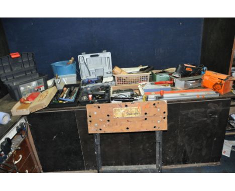 A COLLECTION OF HAND AND POWER TOOLS including a Black and Decker Jigsaw, a Challenge drill, a Challenge sander (all PAT pass