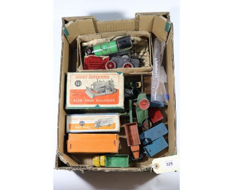 14 Dinky Toys. 3x boxed items; a Slumberland Guy Van (514), a Breakdown Lorry (430) and a Blaw Knox Bulldozer (561). Plus Ave