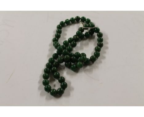 A jade style bead necklace (71)