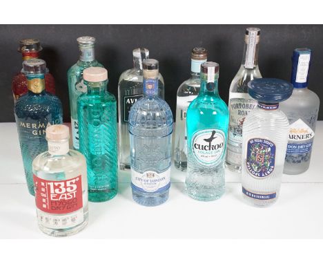 Alcohol - Collection of 12 70cl bottles of gin to include 135° East HyoGo Dry Gin, Mermaid Gin Isle Of Wight Distillery, Warn