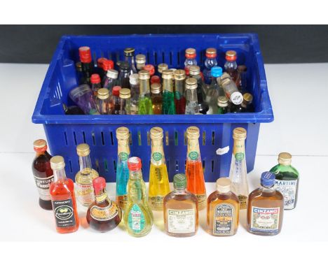 Alcohol - Collection of around 58 alcohol miniatures to include Casoni Crystallized Liquor, Himbeergeist Schladerer, Old Bush