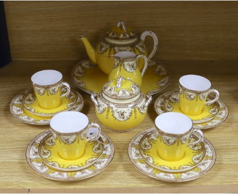 A yellow ground Worcester porcelain tea set