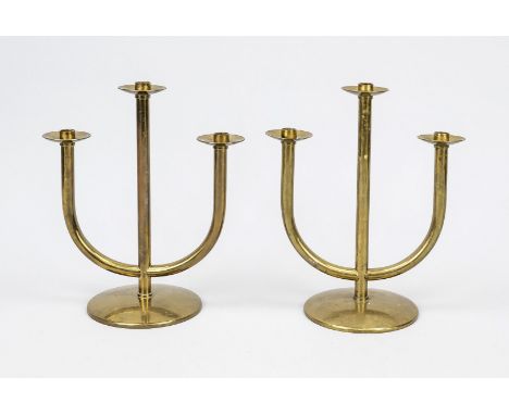 Paar Art-Déco Leuchter, Deutschland 1. H. 20. Jh., Entwurf Harald Buchrucker. Messing, leichte Gebrauchsspuren, H. 22 cm
