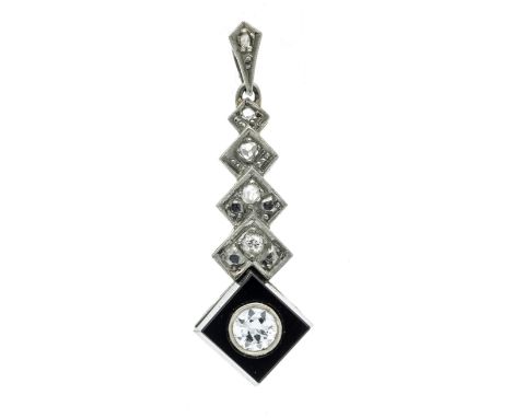 Art Déco Anhänger WG 585/000 ungest., gepr., mit einem Altschliff-Diamanten 0,20 ct W/SI, gefasst in einem quadratischen Onyx