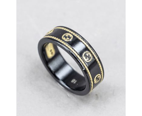 Gucci, Icon Ring aus schwarzem synthetischen Korund mit Details aus 18 Karat Gold, umlaufend mit kleinen GG-Logos und gefloch