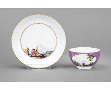 Koppchen mit UT,  Meissen, um 1740-50, beidseitig passig geschweifte Reserven mit polychromen Kauffahrteiszenen, die Malerei 