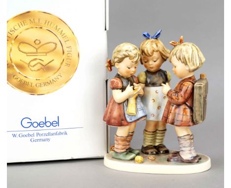 Große Hummelfigur, Goebel, s'Meisterstück, 1961, sign., drei Mädchen mit Strickzeug, Modellnr. 177/I, H. 19 cm, inkl. OK, 29,