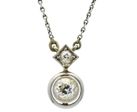 Art Déco Collier Platin, mit einem Altschliff-Diamanten 0,35 ct W/SI und einem Altschliff-Diamanten 0,07 ct W/SI, Kastenschli