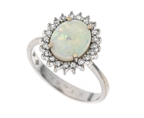 Opal-Diamant-Ring WG 750/000 mit einem ovalen Milchopal-Cabochon 9 x 7 mm mit gutem Farbenspiel und 21 Achtkant-Diamanten, zu
