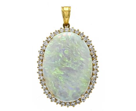 Opal-Brillant-Anhänger GG 585/000 mit einem ovalen Opal-Cabochon 24,7 x 17,6 x 4,5 mm in gutem Farbenspiel und 40 Brillanten,