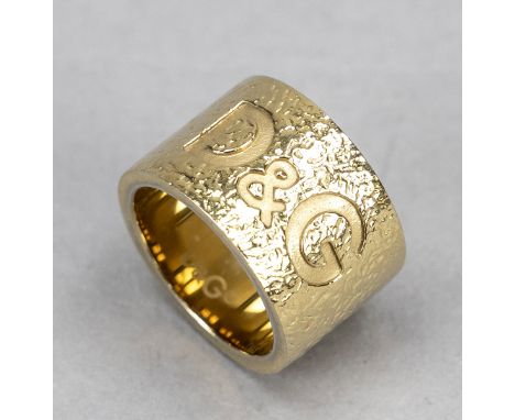 Dolce &amp; Gabbana, breiter Logo-Ring, goldfarbenes Metall in Hammerschlagoptik mit vertieftem Logo, innen mehrfach bez. mit