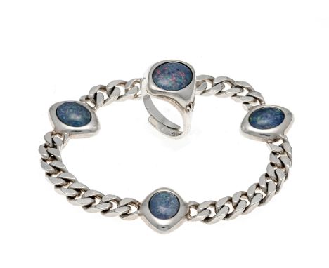 2-teiliges Opal-Set Silber 835/000 mit 4 ovalen Opal-Tripletten 10 x 8 mm in blaugrün-rotem Farbenspiel, Armband mit Klappsch