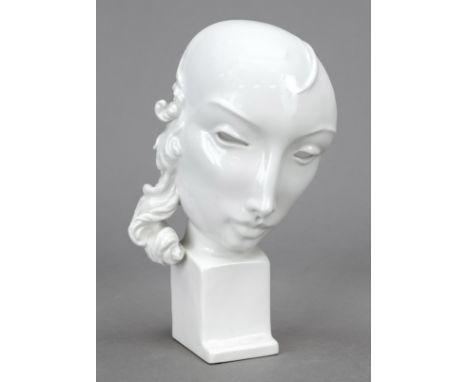 Maske im Art Deco Stil, KPM Berlin, Marke vor 1945, 1. W., Entwurf Hermann Hubatsch, im Sockel sign. Hubatsch und dat. 1930, 