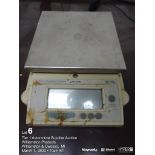 Denver Instrument TR-4102D scale