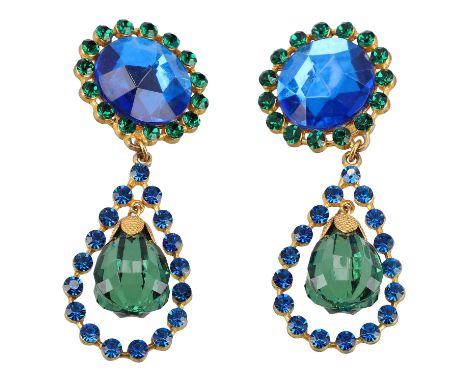 YVES SAINT LAURENT RIVE GAUCHE VINTAGE Modeschmuck-Ohrclips. Koll.: 80er Jahre. Goldfarbenes Modell mit Steinbetsaz in Grün u