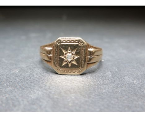 A 9ct gold signet ring with rose-cut diamond highlight - Hallmarked Chester - Ring size S - Weight approx 4.0gms
Condition Re