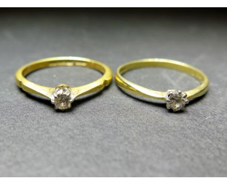 Two brilliant-cut diamond single-stone rings - Both with marks indicating 18ct gold - Ring size Q and R - Weight approx 4.6gm