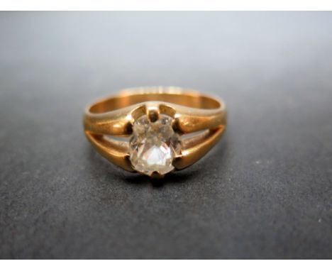A diamond ring - The oval diamond to the bifurcated shoulders and plain band - Estimated diamond weight 0.90ct - Estimated K-