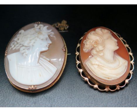 Two shell cameo brooches - Frames with marks or testing as 9ct gold - Total weight approx 16.7gms
Condition Report: Good to f
