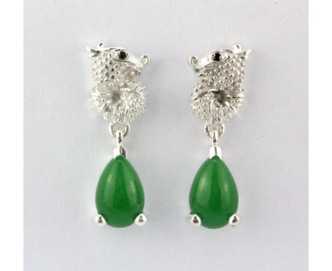 A pair of 925 silver drop earrings set with pear shaped cabochon cut nephrite jade, L. 2cm.