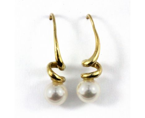 A pair of 9ct yellow gold pearl set drop earrings, L. 2.6cm.