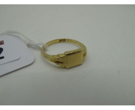 An 18ct Gold Signet Style Ring, (finger size P1/2) (3.9grams). 