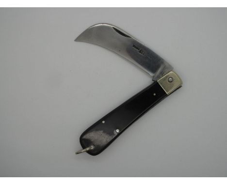 Pocket Knife - Sheffield Made Garden Pruning Knife (name indistinct), with barrel like trademark to blade, polished horn scal