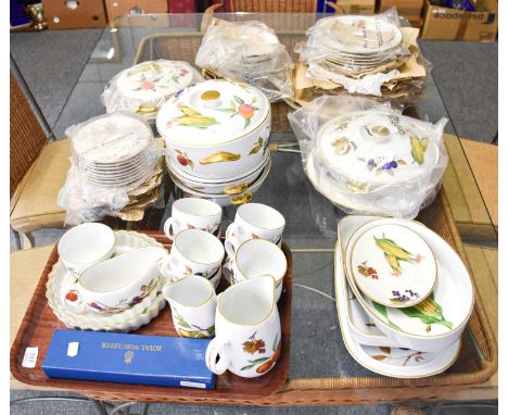 Royal Worcester Evesham Dinner/Tea service