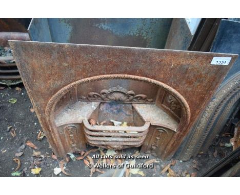 ORNATE CAST IRON FIREPLACE WITH INTEGRAL BASKET AND SHELF, 760 X 920