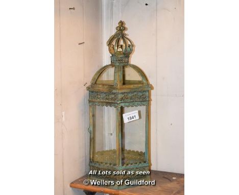 DECORATIVE MODERN METAL LANTERN