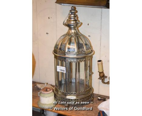 DECORATIVE MODERN METAL LANTERN