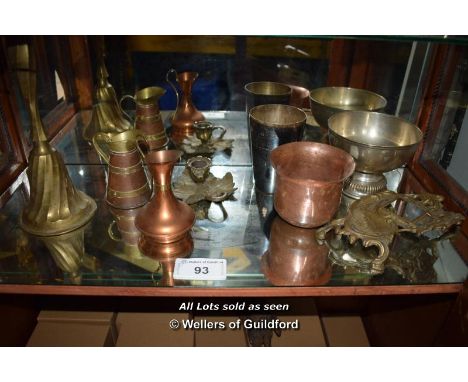 SHELF OF MIXED DECORATIVE COPPER AND BRASS WARES