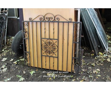 DECORATIVE WROUGHT IRON GATE, 1070 X 1040