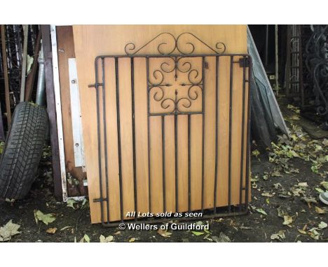 DECORATIVE WROUGHT IRON GATE, 840 X 910