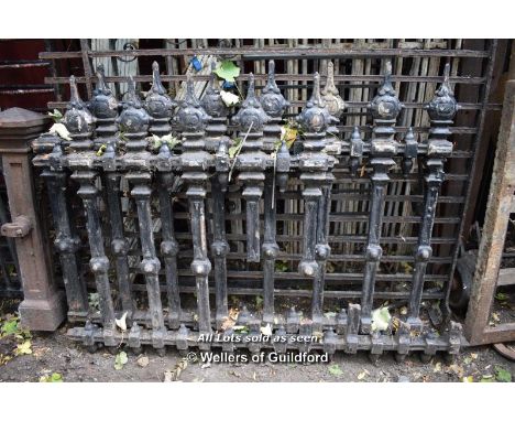 RAILING SECTIONS, 1500 X 1140 (TO MATCH LOT 1303)