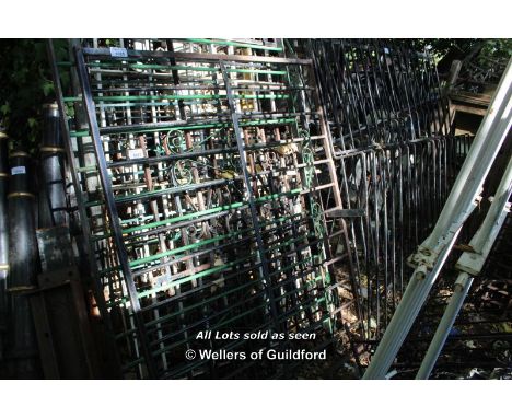WROUGHT IRON RAILING SECTION, 1660 X 1300