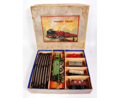1934-5 Hornby no 2 mixed goods set clockwork including no 2 special tank 4-4-2 LNER lighter green no 1784, a few minute chips